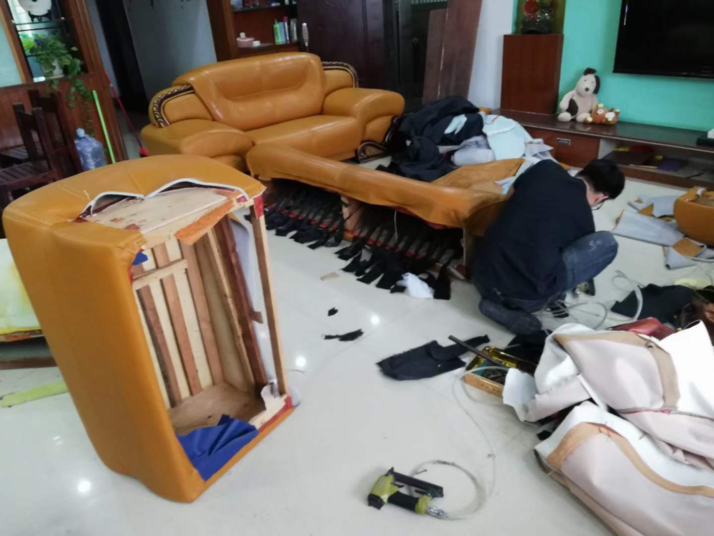 西安沙发翻新上门服务专业师傅现场翻新