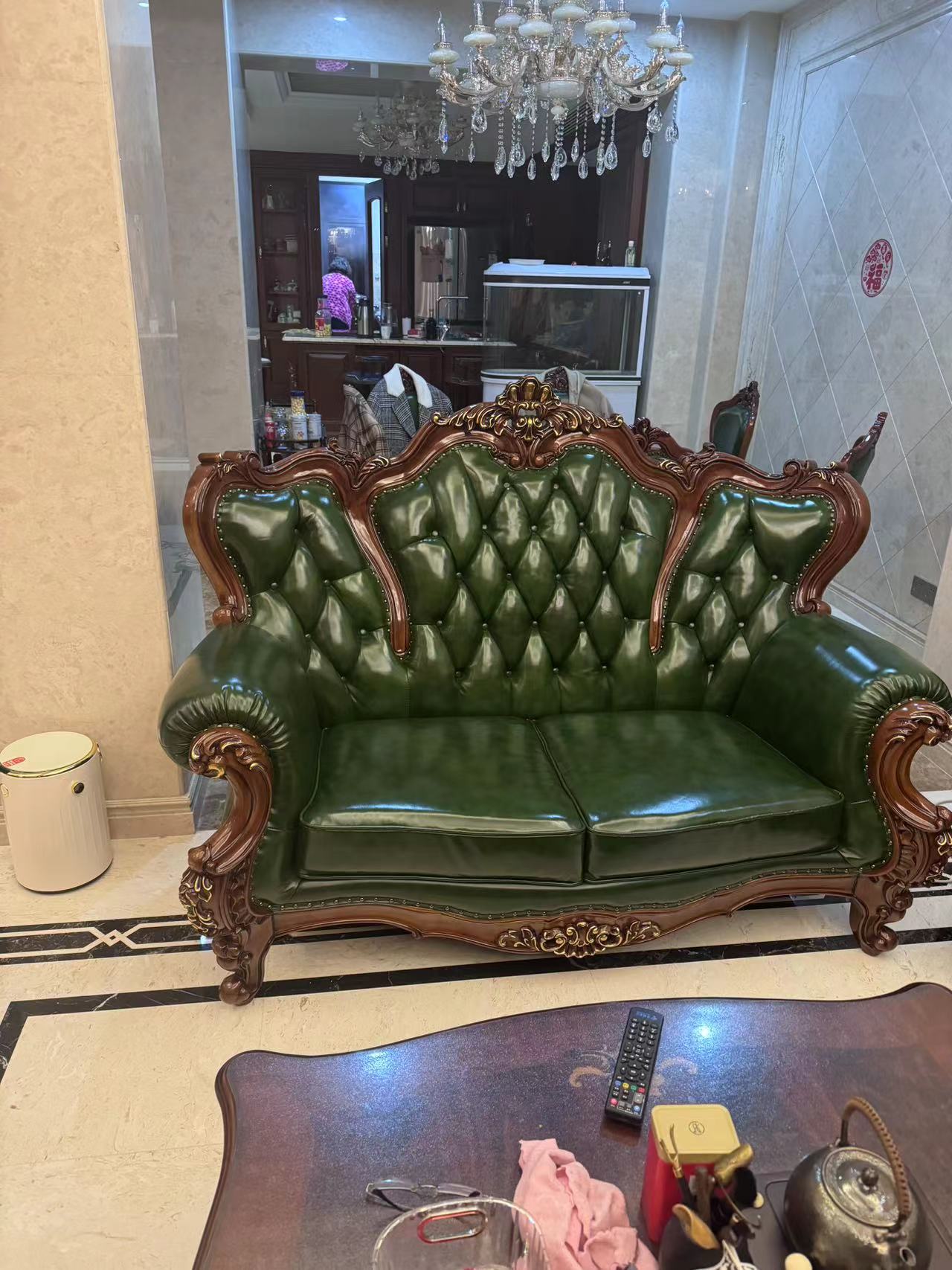 太原皮沙发翻新专业师傅现场翻新
